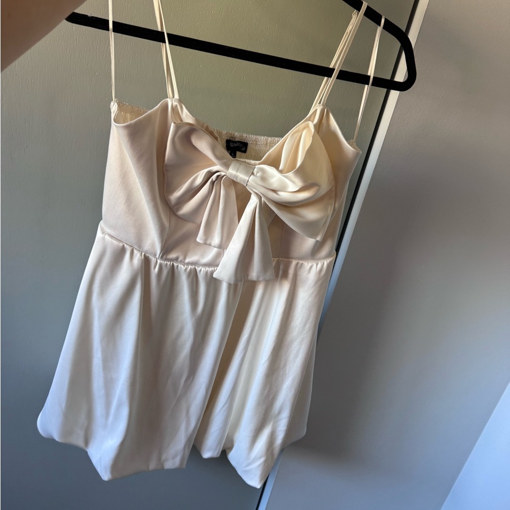 Elegant Cream Bow-Tie Women's Top